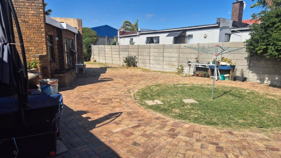 To Let 3 Bedroom Property for Rent in West Riding Western Cape